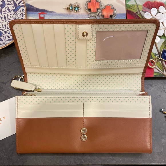 RADLEY LONDON ⭐️ Heritage Dog Matinee Wallet ⭐️ Flawless ⭐️ NWT - Picture 3 of 13